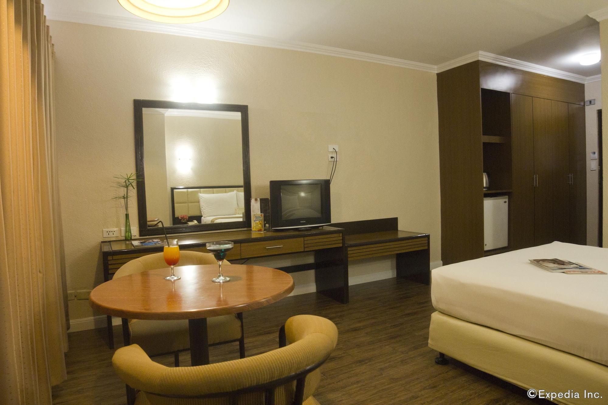 Rothman Hotel Манила Экстерьер фото