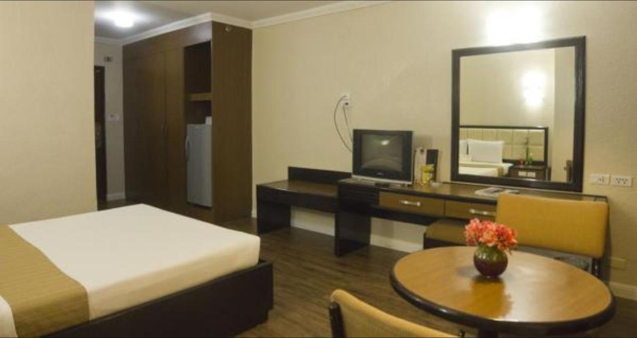 Rothman Hotel Манила Экстерьер фото