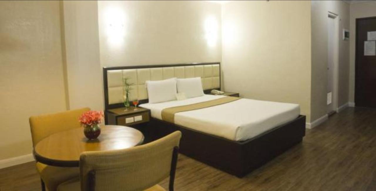 Rothman Hotel Манила Экстерьер фото