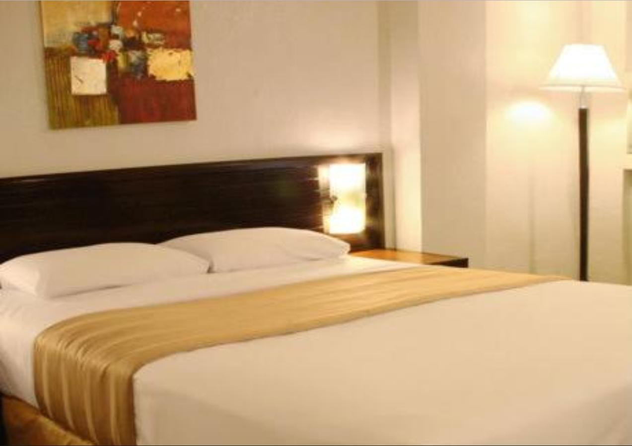 Rothman Hotel Манила Экстерьер фото