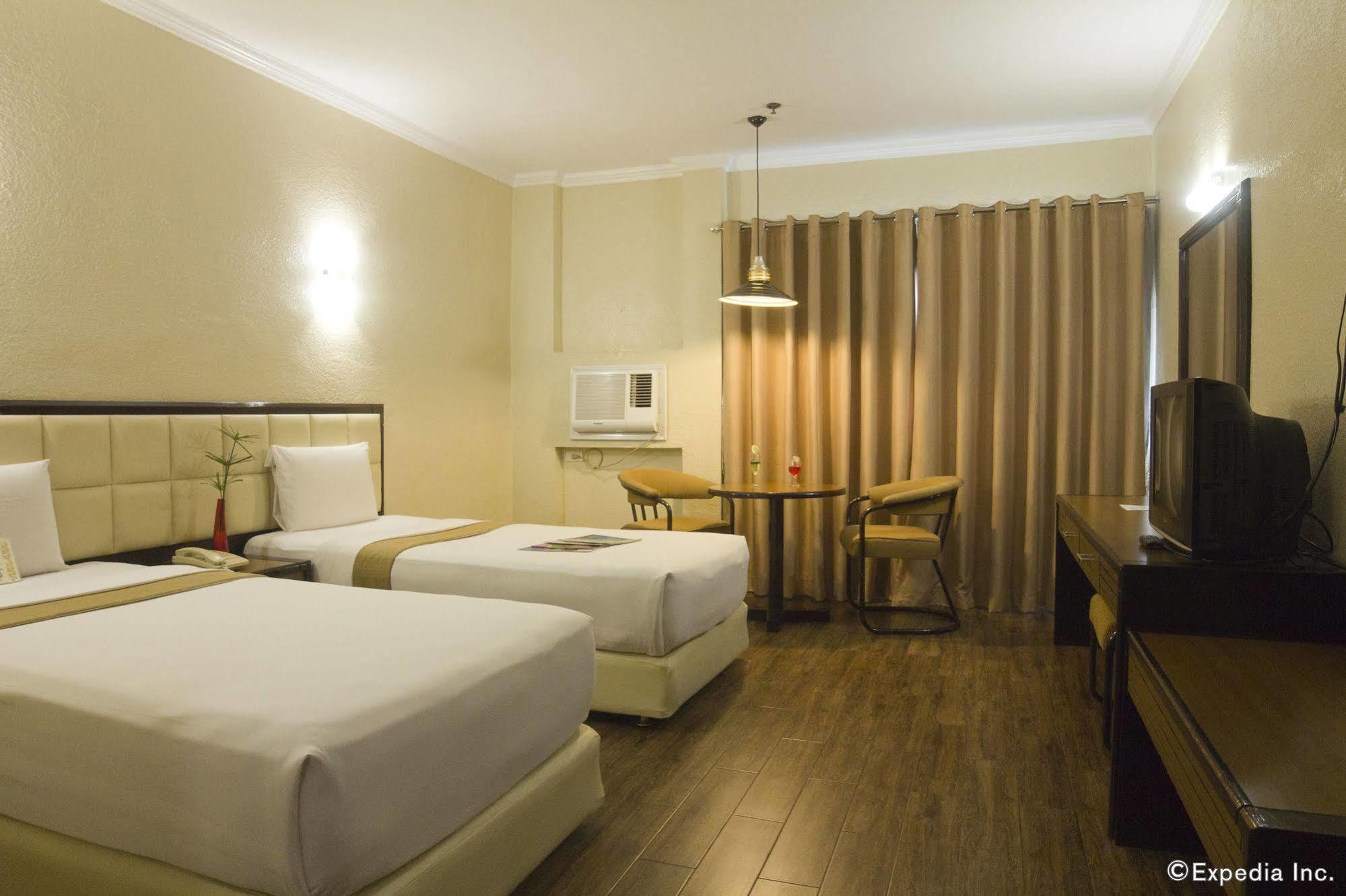 Rothman Hotel Манила Экстерьер фото