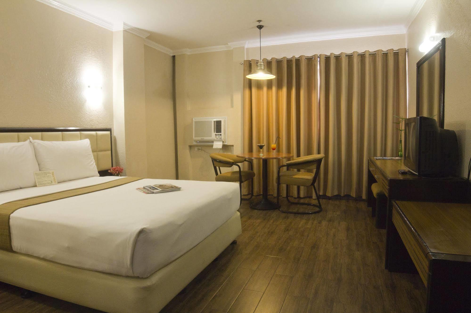 Rothman Hotel Манила Экстерьер фото
