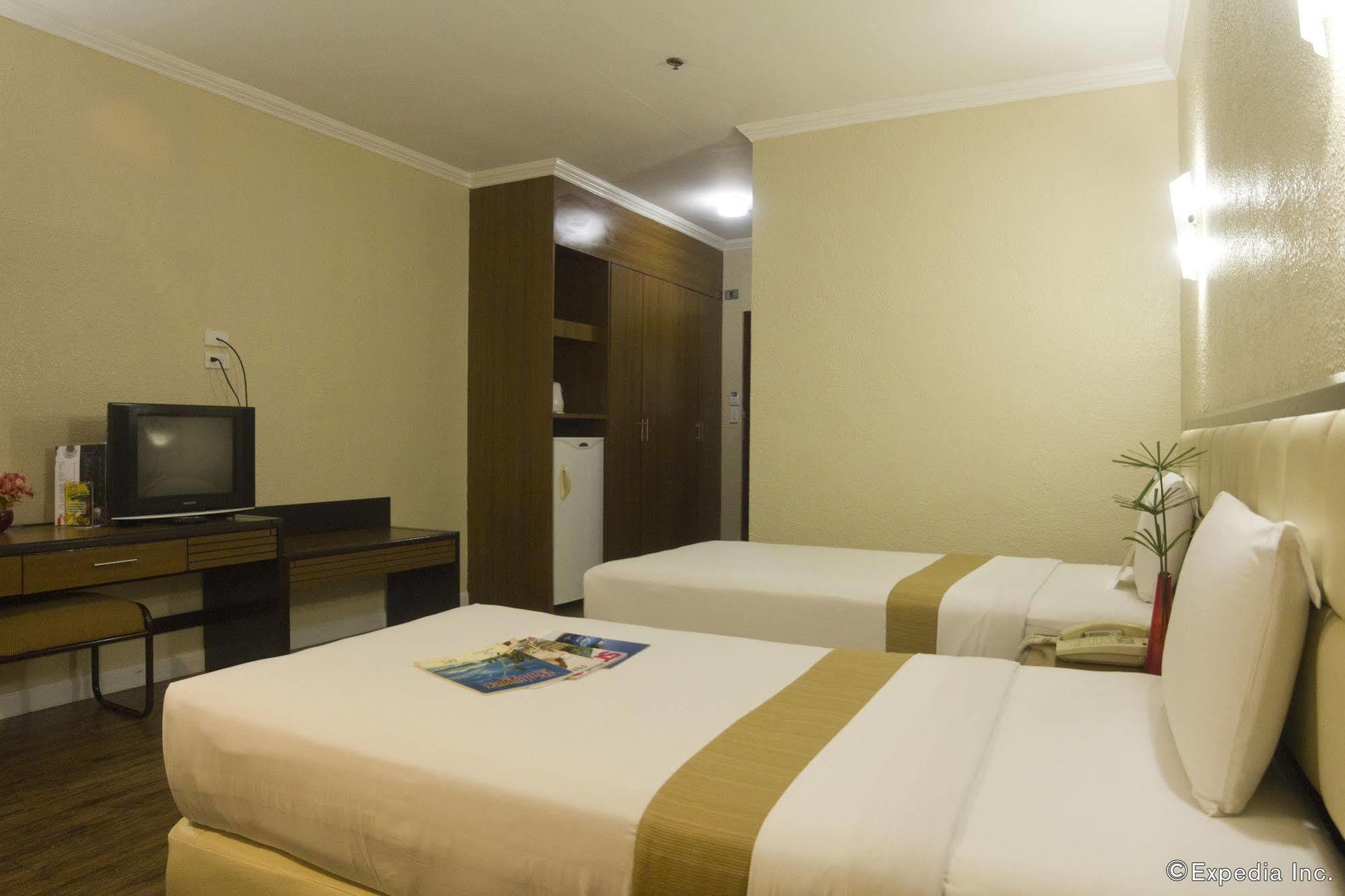 Rothman Hotel Манила Экстерьер фото
