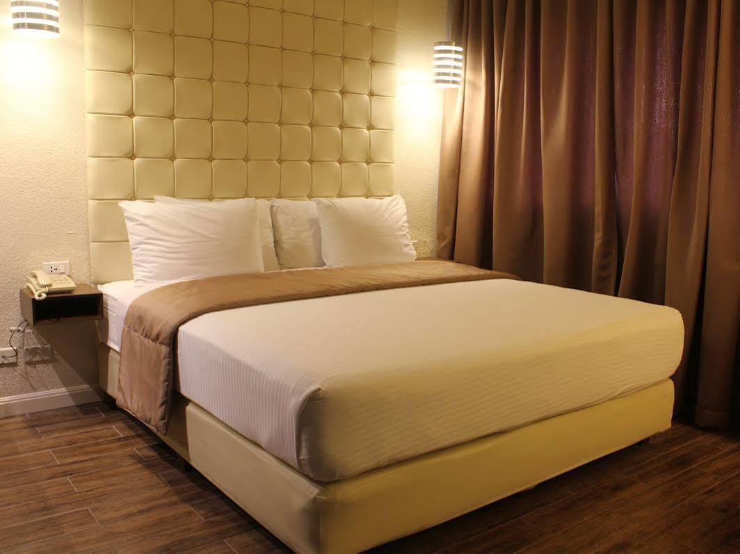 Rothman Hotel Манила Экстерьер фото